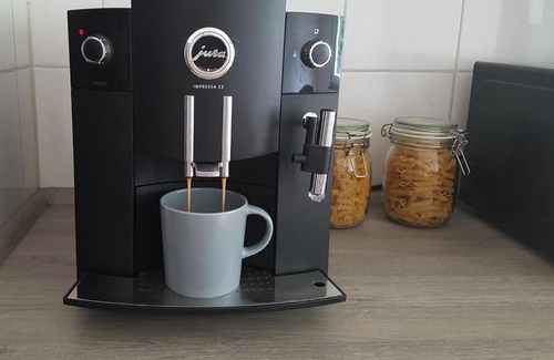 Idar-Oberstein Apartment | Kaffeevollautomat und Netflix in der Fußgängerzone