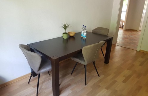 Idar-Oberstein Apartment | Kaffeevollautomat und Netflix in der Fußgängerzone