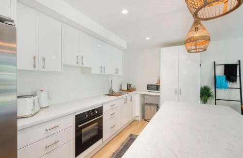 Newport House | Kahakai Gardens