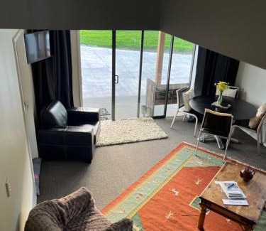 Tawharanui House | Kahu Farm Apartment
