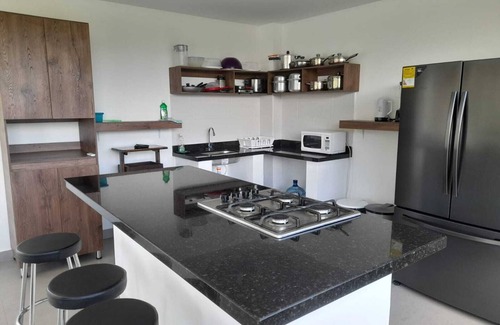 Sopetran House | Kairos Finca de lujo en Sopetrán con piscina, jacuzzi, ¡deck con hermosa vista!