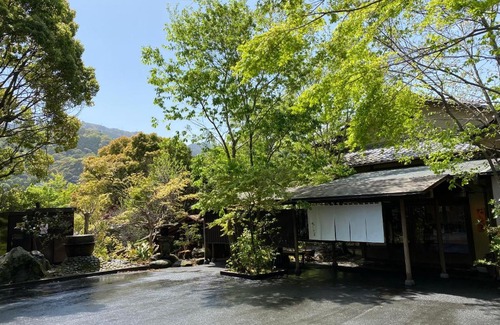 Yugawara Hotel | Kaiseki Ryokan Ashikari