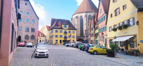 Dinkelsbuehl Apartment | Kaiser Franz für bis zu 6 - Zentral, Arbeitsplatz, Waschmaschine, Disney Plus