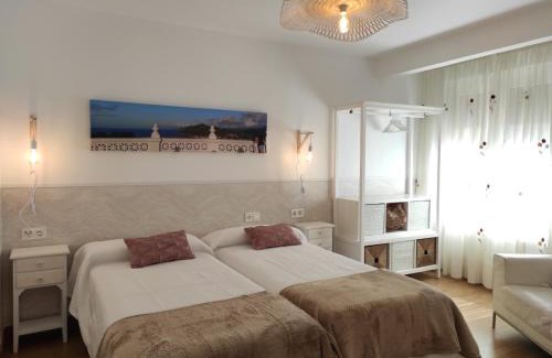 Zarautz Apartment | Kaixo Salegi Piso centro 2h-Salon-2wc-Parking-ESS02940