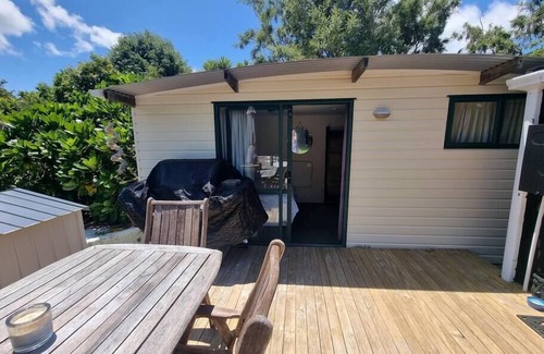 Tawharanui Cabin | Kaka Cabin with amazing views and birdlife