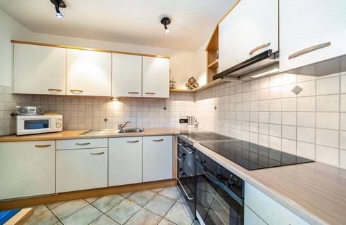 Ultimo Apartment | Kalchgruberhof Apartment Alpenrose with Lake View, Private Balcony, Terrace and Wi-Fi