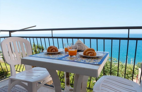Santo Stefano di Camastra Apartment | Kalimera Apartment