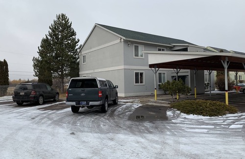 Kalispell Condo | Kalispell - Second Floor Furnished C2 Condo for Long Term monthly Rentals