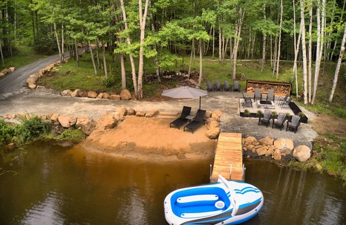 Lac-Superieur Ski Chalet | KALLM - Mont-Tremblant Chalet, with Hot Tub, Pond and beach on 7 acre estate