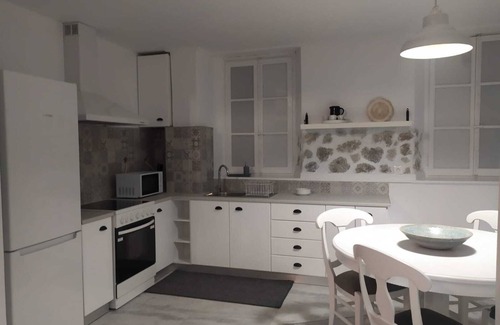 Pothia Apartment | Kalymnos Gallery is an open plan accommodation located at the port of Kalymnos i
