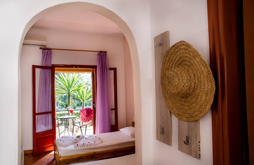 Kavos Bed & Breakfast | Kalypso Studios