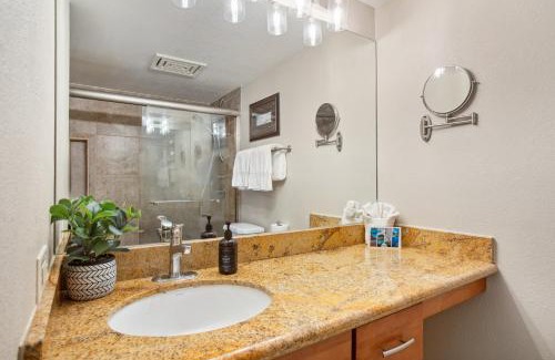 Kihei Apartment | Kamaole Sands in Kihei, 1BR 2BA, Near Beach, King Bed, Parking
