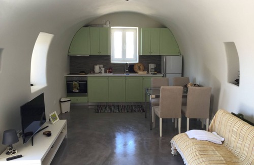Kithira House | Kamara maira arch house