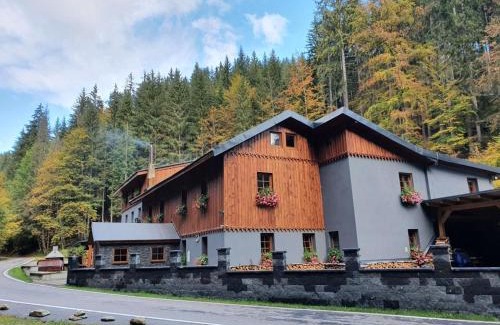 Strazne House | Kamenný Mlýn