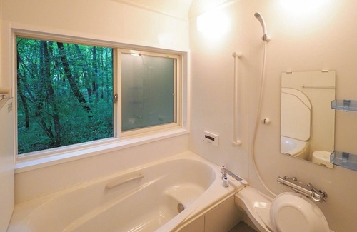 Nasu House | Kamiina Life A cottage surrounded by green forest - Kamiina Life / Nasu-gun Tochigi