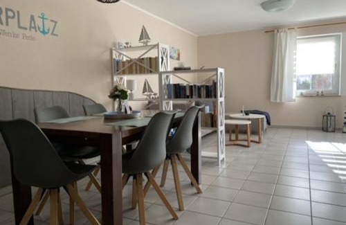 Wenkendorf Apartment | Kamin, Wintergarten & Sonnenterrasse