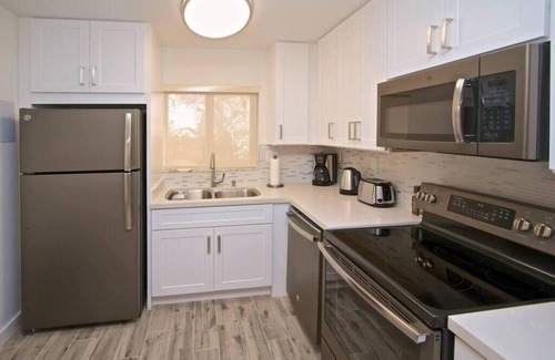 Pompano Beach Condo | Kanda Zen Apt 3 - pool & walk to the beach!