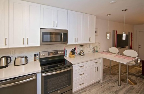 Pompano Beach Condo | Kanda Zen Apt 3 - pool & walk to the beach!