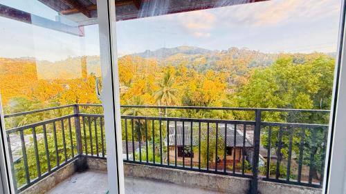 Peradeniya House | Kandy Green view guest house