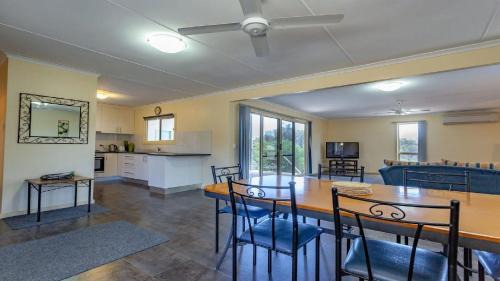 Lake Wangary House | Kangaroo Hollow