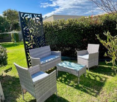 Kingscote Apartment | Kangaroo Island Seabright Garden Cottage