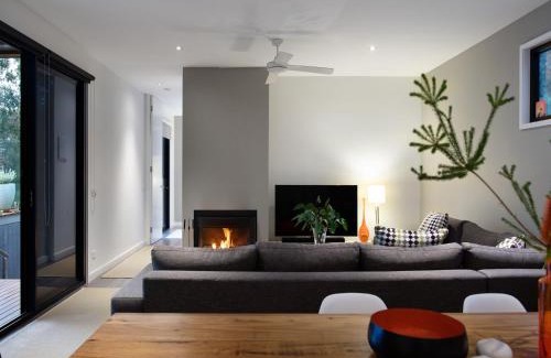 Daylesford House | Kangary - bush retreat with outdoor spa
