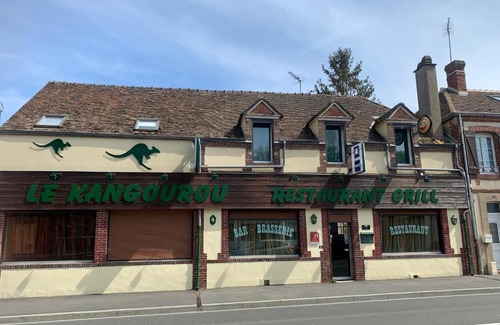 Thivars Hotel | Kangourou a moustache