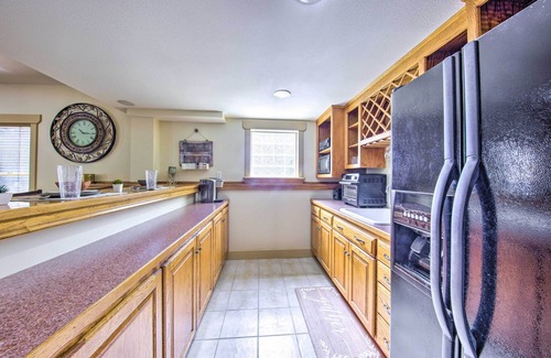 La Cygne Apartment | Kansas Countryside Studio w/Swimming Pond!