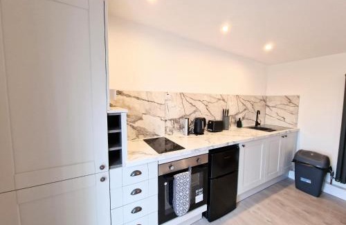Blairgowrie Ski Chalet | Kaoglen Fallow Pod - Luxury - Hot Tub - Pet Friendly