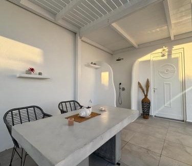 Adamas Apartment | Kapetan Giannis Suite
