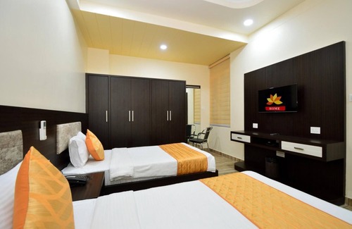 Bani Park House | Kapish Home - All Pure Veg