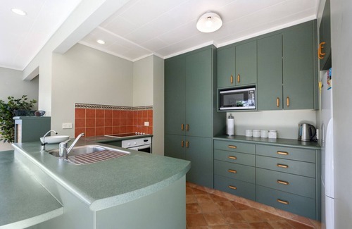 Rainbow Point House | Kapuka Paradise - Wharewaka Holiday Home