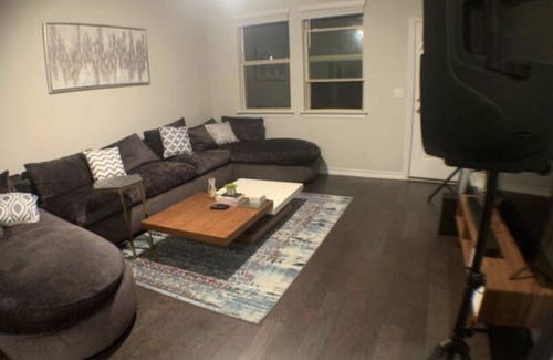 Manor House | Karaoke Zen House near Domain, Apple, Samsung, Dell