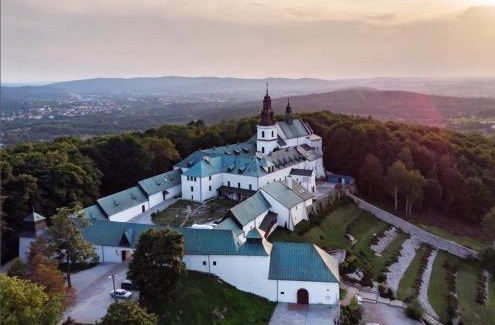 Kielce Bed & Breakfast | Karczówka Klasztor