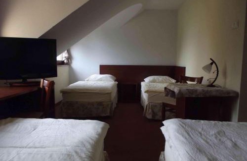 Blonie Hotel | Karczma pod Bażantem