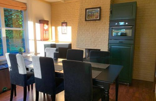 Daarle Apartment | Karibu Het Voorhuis 2 tot 6 persoons luxe slaapkamers met een mooie woonkeuken