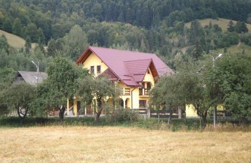 Sucevita House | Karisma Kriss