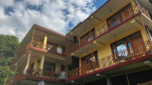 Manali House | Karma Valley Stay & Cafe