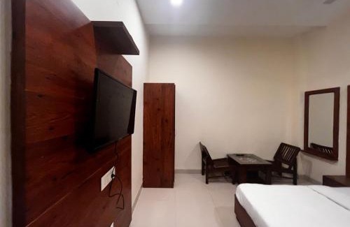 Lansdowne Hotel | Karnal Guest Stay