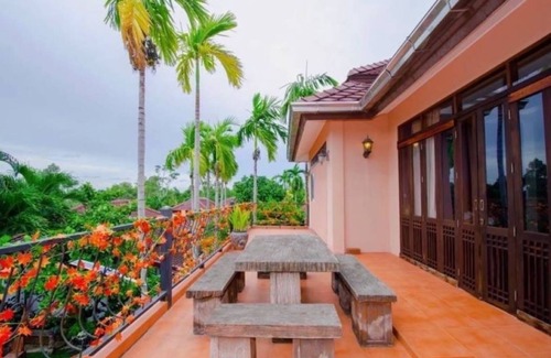 Na Chom Thian Villa | Karnie Cheer Pool Villa & Resort Pattaya with slow-paced atmosphere