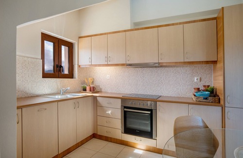 Karoti House | Karoti 21-Renovated 2-bedroom house with amazing terrace view and common pool