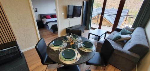 Karpacz Apartment | Karpatia Resort Apartament Krystallos z Balkonem i Widokiem na Góry