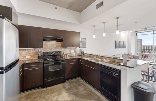 Second Street District Apartment | Kasa | 1 Block from ACL Live | 2nd Street