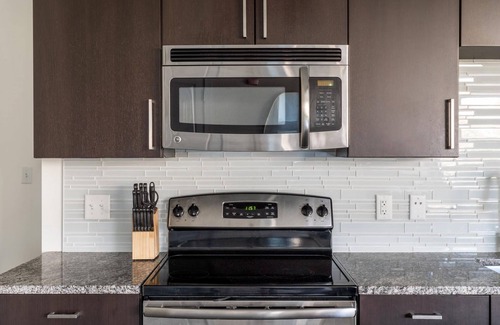 Del Ray Apartment | Kasa Comfy 2 BD Gym Access Alexandria