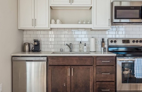Lowry Hill East Apartment | Kasa | Inviting 1 BD + Fast Wifi | Minneapolis