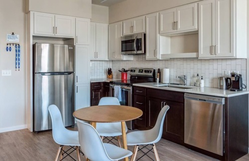 Lowry Hill East Apartment | Kasa | Inviting 1 BD + Fast Wifi | Minneapolis