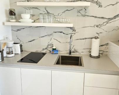 Isla Verde Apartment | KASA Seaview at Coral Beach BEACHFRONT POOL