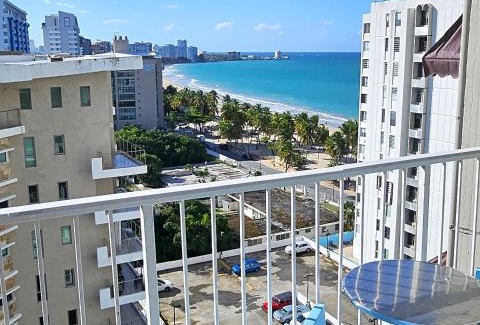 Isla Verde Apartment | KASA Seaview at Coral Beach BEACHFRONT POOL