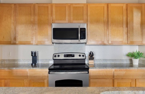 Northwest Bellevue Apartment | Kasa | Spacious 2BD, Walk to Downtown | Bellevue