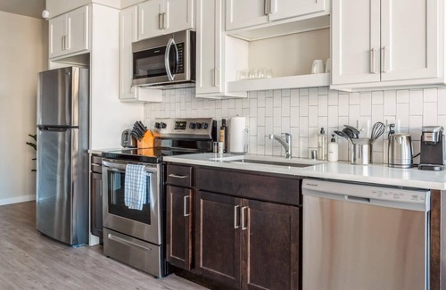 Lowry Hill East Apartment | Kasa | Traditional Studio + Self Check-In | Minneapolis